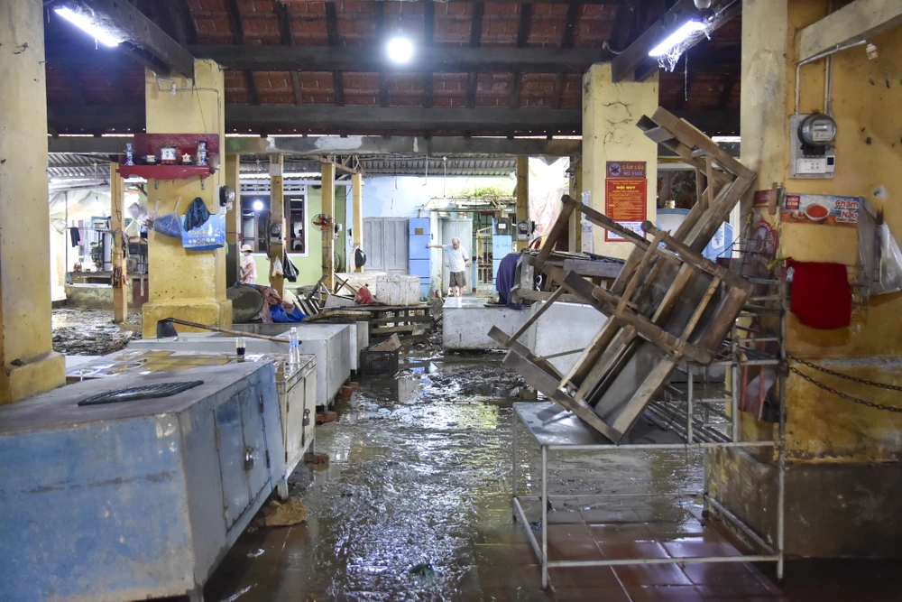 pho-co-bao-vinh-oan-minh-sau-tran-lu-lich-su (25).jpg