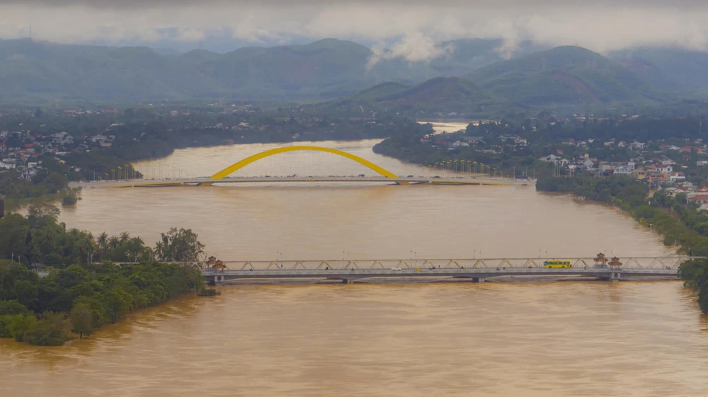 lu-chong-lu-dai-noi-hue-ngap-sau-lan-thu-3-trong-hon-1-tuan (12).jpg