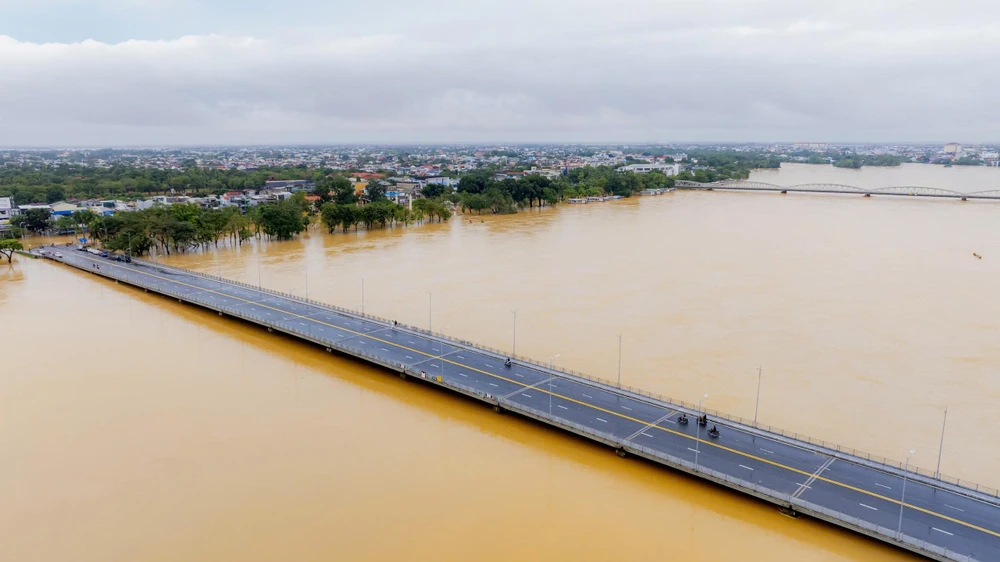 lu-chong-lu-dai-noi-hue-ngap-sau-lan-thu-3-trong-hon-1-tuan (13).jpg