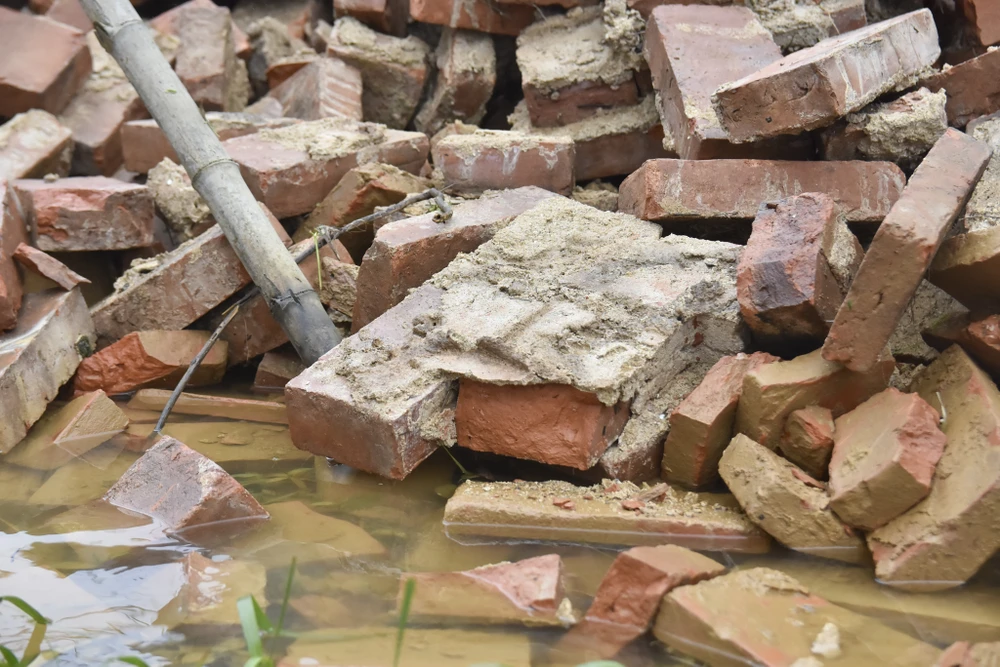 giam-doc-trung-tam-bao-ton-di-tich-co-do-hue-noi-ve-tuong-hoang-thanh-hue-bi-sap (10).jpg