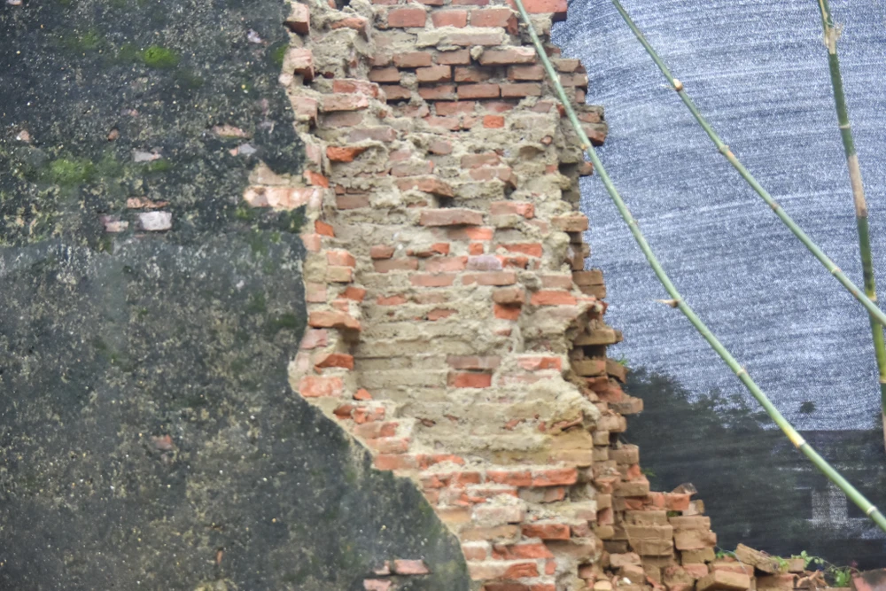 giam-doc-trung-tam-bao-ton-di-tich-co-do-hue-noi-ve-tuong-hoang-thanh-hue-bi-sap (6).jpg