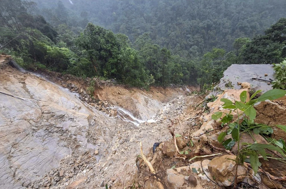 mua-ky-luc-thu-2-the-gioi-xe-nat-duong-len-bach-ma (9).jpg