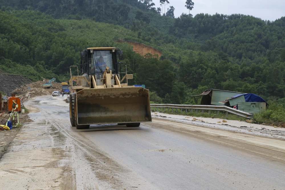 can-canh-cao-toc-la-son-hoa-lien-sat-lo-do-mua-lich-su (2).jpg