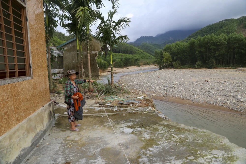 nha-bi-cuon-troi-mat-het-roi (10).jpg