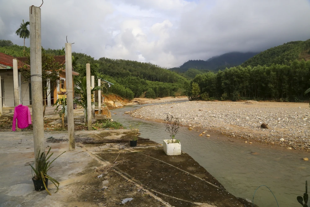 nha-bi-cuon-troi-mat-het-roi (16).jpg