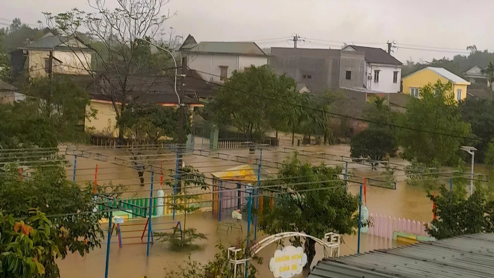 ue-nhieu-khu-vuc-o-phong-dien-ngap-sau-den-5-m (1).jpeg