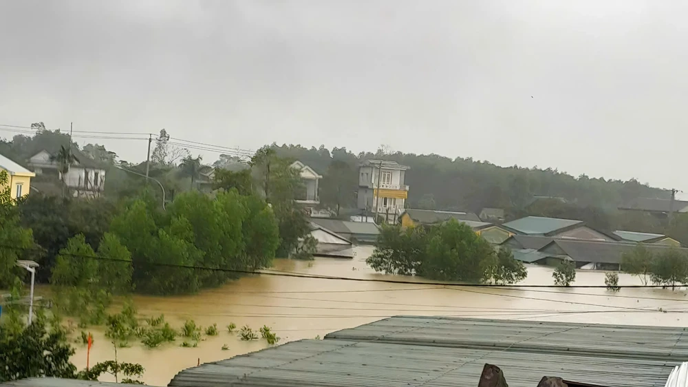 ue-nhieu-khu-vuc-o-phong-dien-ngap-sau-den-5-m (2).jpeg