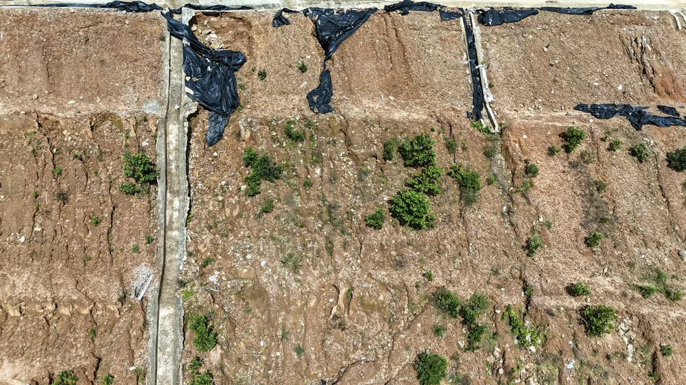 nghia-trang-40-ti-tua-son-huong-thuy-bi-sat-lo (3).jpg