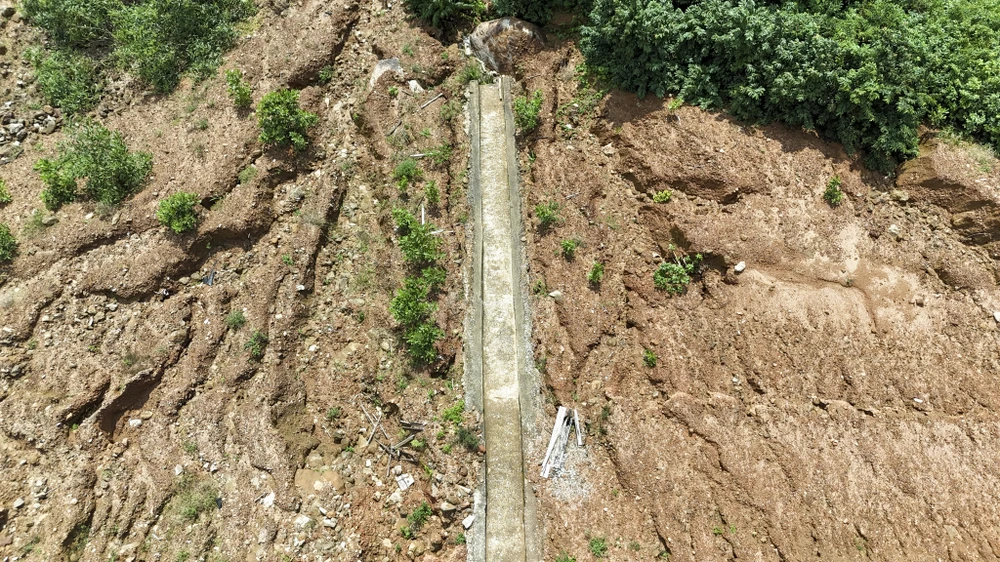 nghia-trang-40-ti-tua-son-huong-thuy-bi-sat-lo (5).jpg