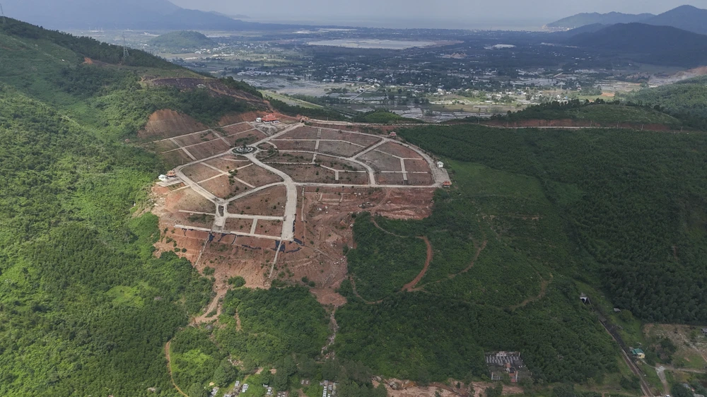 nghia-trang-40-ti-tua-son-huong-thuy-bi-sat-lo (9).jpg