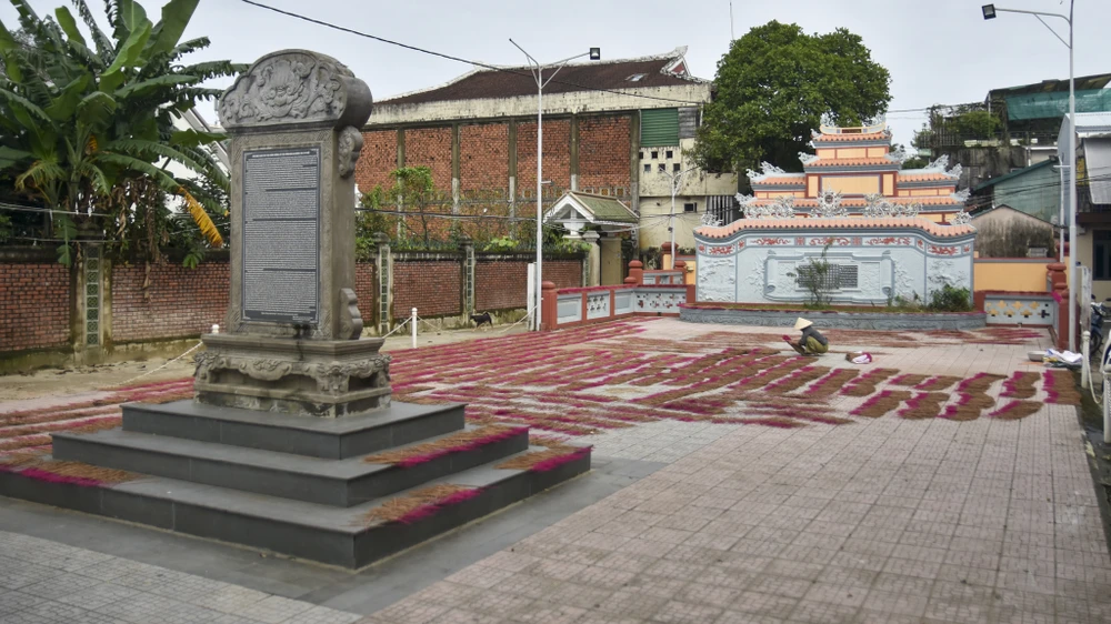 ben-trong-phu-de-cua-vi-hoang-tu-nhieu-con-hon-ca-vua-minh-mang (6).jpg