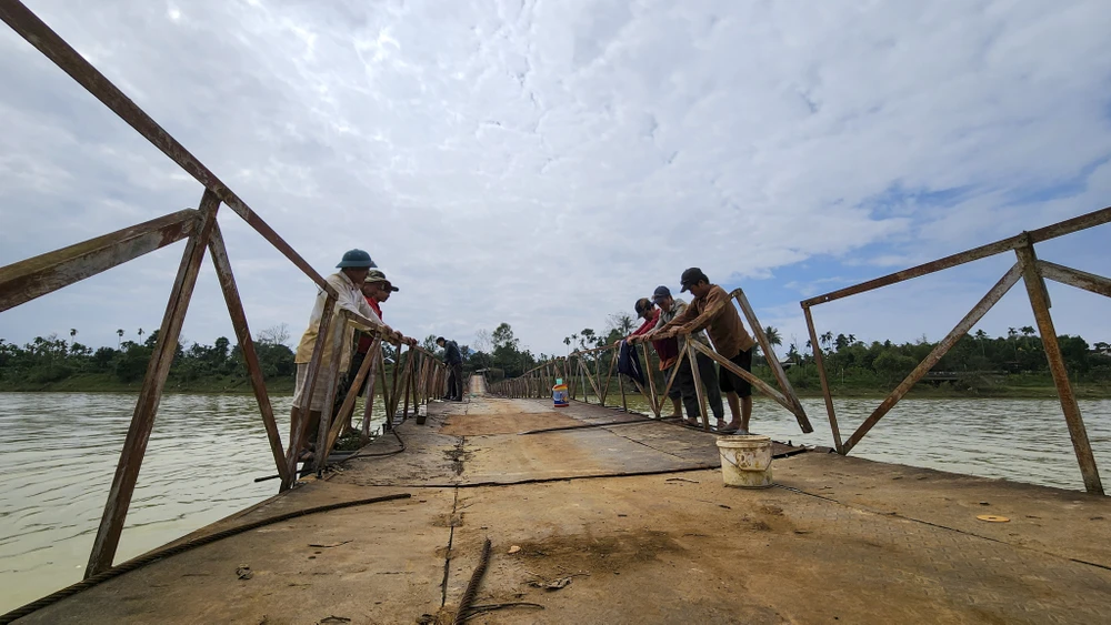 vi-sao-nguoi-hue-mong-ngong-noi-lai-cay-cau-du-bi-thu-phi-bot (21).jpg
