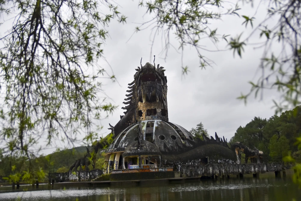 ve-dep-ma-mi-cua-con-rong-khong-lo-o-hue-gio-ra-sao (1).jpg