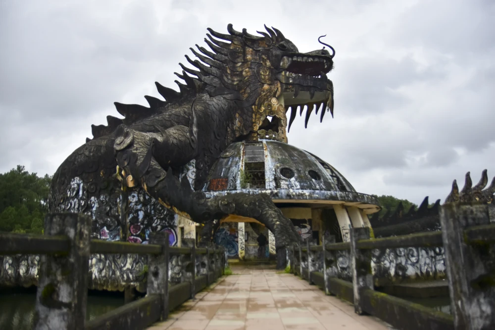 ve-dep-ma-mi-cua-con-rong-khong-lo-o-hue-gio-ra-sao (21).jpg