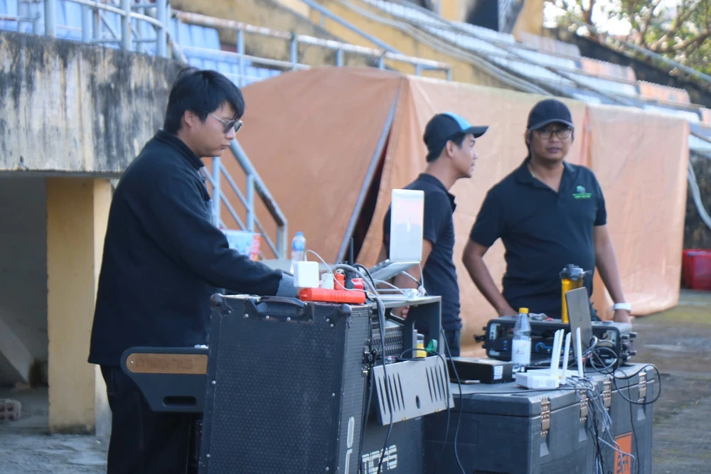 can-canh-chao-lua-tu-do-lap-man-hinh-300-inch- cho-tran-dau-u23-viet-nam-trung-quoc8.jpg