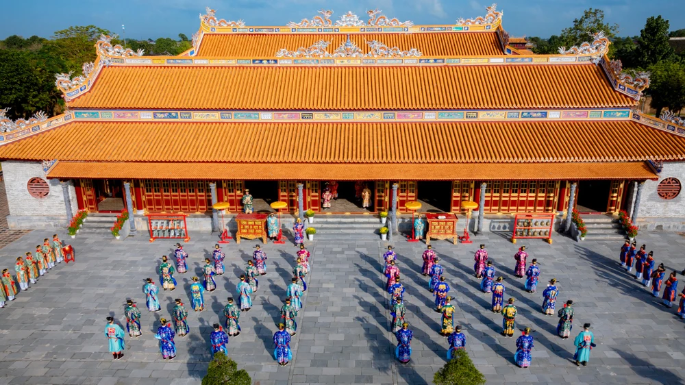 tai-hien-khong-gian-tet-cung-dinh-qua-le-thiet-trieu-nguyen-dan (1).jpg