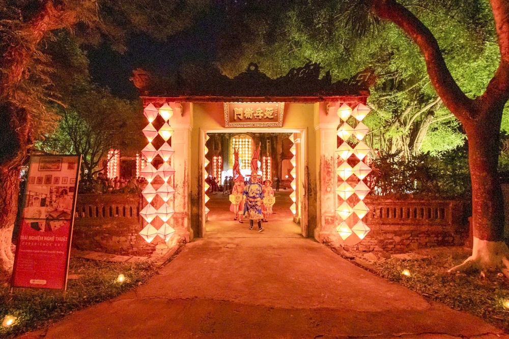 lac-buoc-vao-chon-xua-trai-nghiem-nhung-tro-choi-cung-dinh (20).jpg