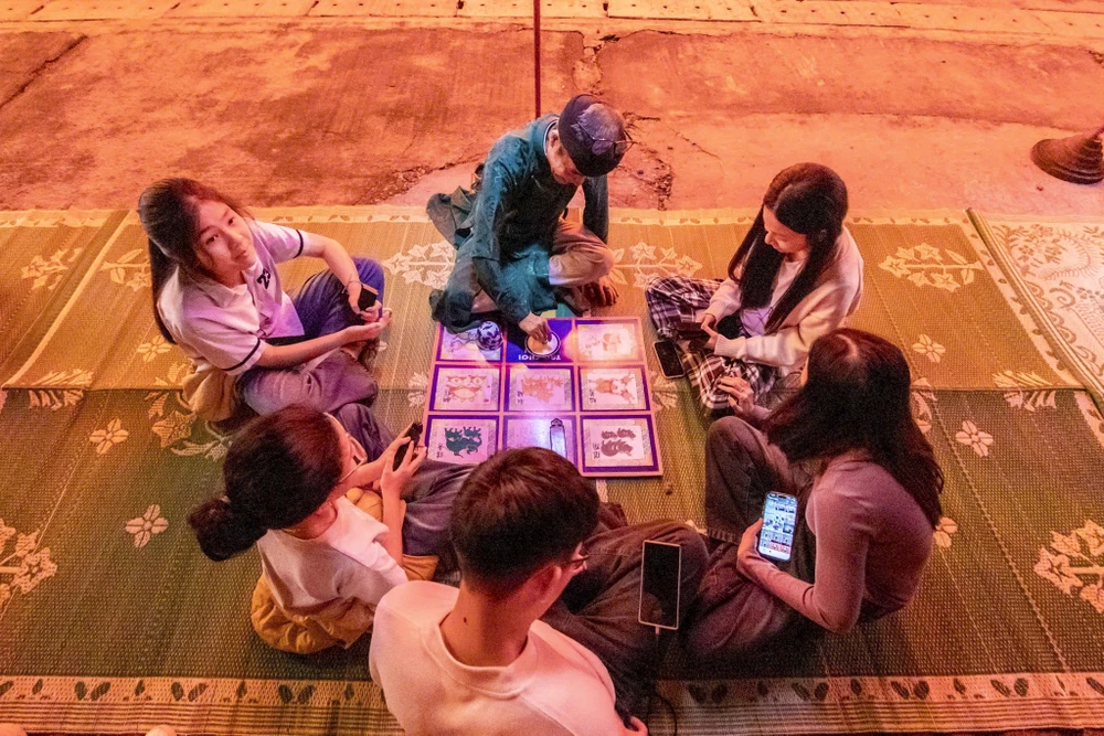 lac-buoc-vao-chon-xua-trai-nghiem-nhung-tro-choi-cung-dinh (5).jpg