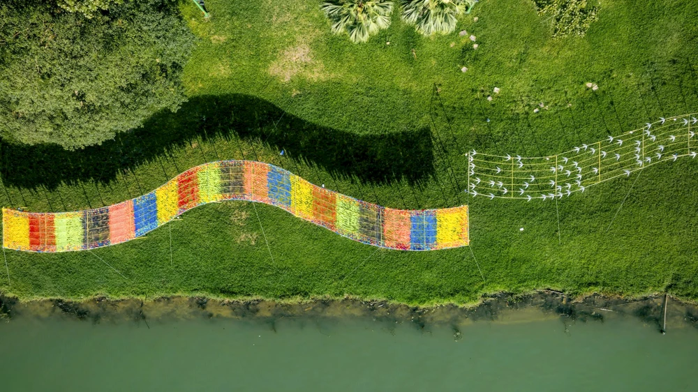 ngam-dien-mao-ruc-ro-cua-co-do-hue-trong-sac-hoa-xuan-binh-ngo (9).jpg