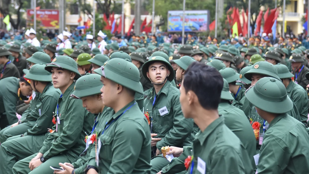 tp-hue-ron-rang-to-chuc-le-giao-nhan-quan-nam-2026 (2).jpg