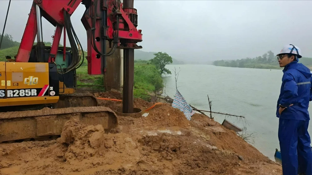 sot-ruot-cho-mat-bang-nut-giao-300-ti-dong-tren-cao-toc-cam-lo-la-son (1).jpeg