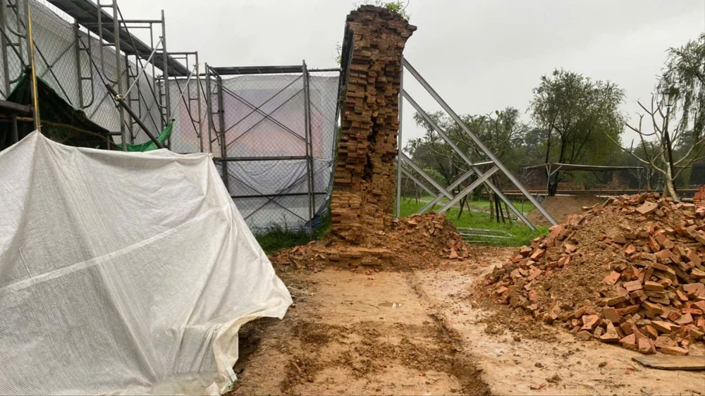 du-an-khan-cap-khac-phuc-bo-tuong-hoang-thanh-hue-vi-sao-lo-hen-45-ngay (1).jpg