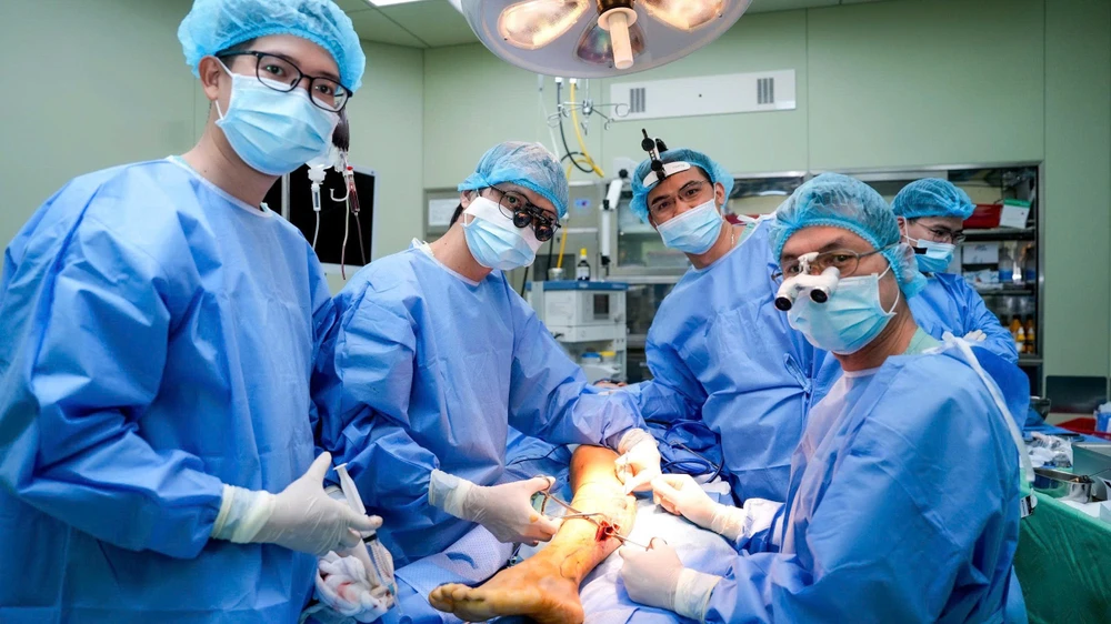 phau-thuat-thanh-cong-ca-u-ac-tinh-xuong-ham-cho-benh-nhan-14-tuoi (1).jpg