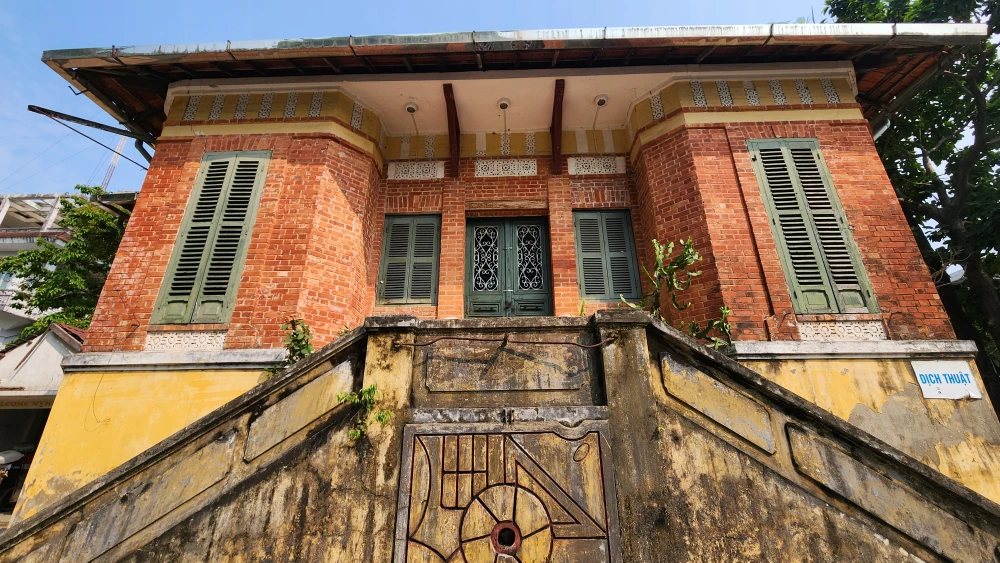 biet-thu-co-1 (2).jpg