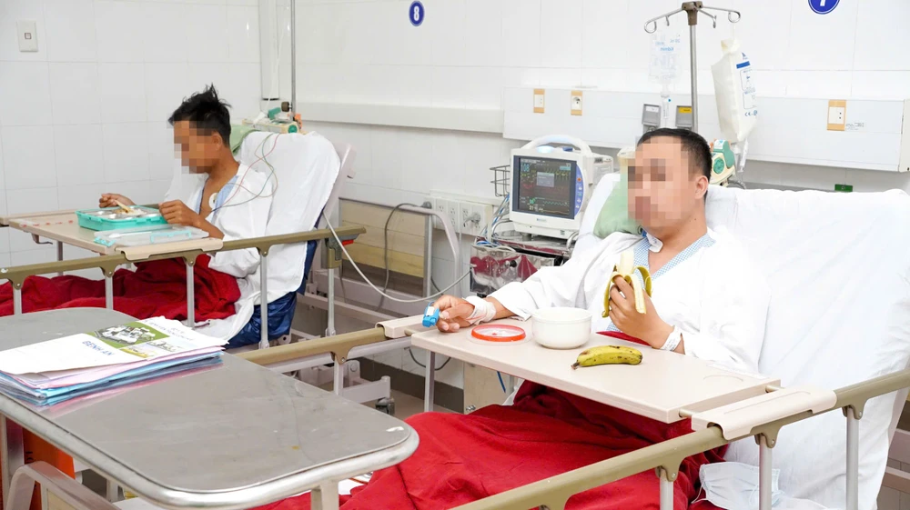 gan-200-y-bac-si-xuyen-dem-ghep-6-tang-tu-mot-nguoi-hien-chet-nao (2).jpg