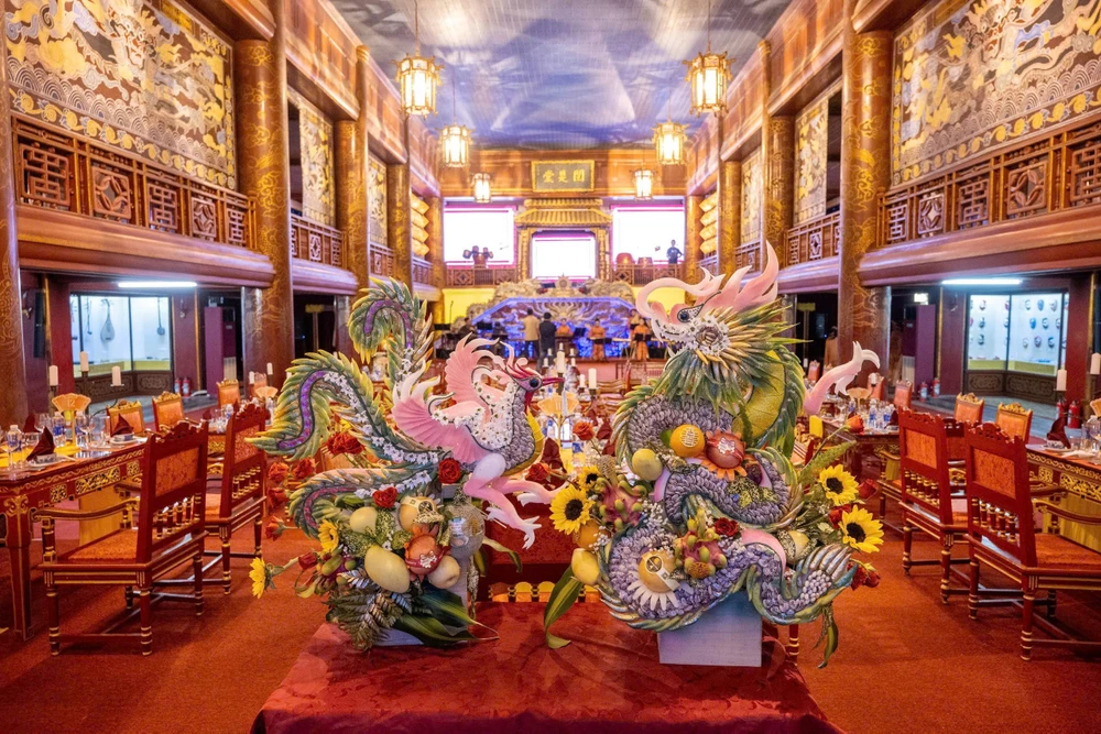 can-canh-bua-tiec-vuong-gia-tai-dai-noi-hue-co-gi-dac-biet (7).jpg