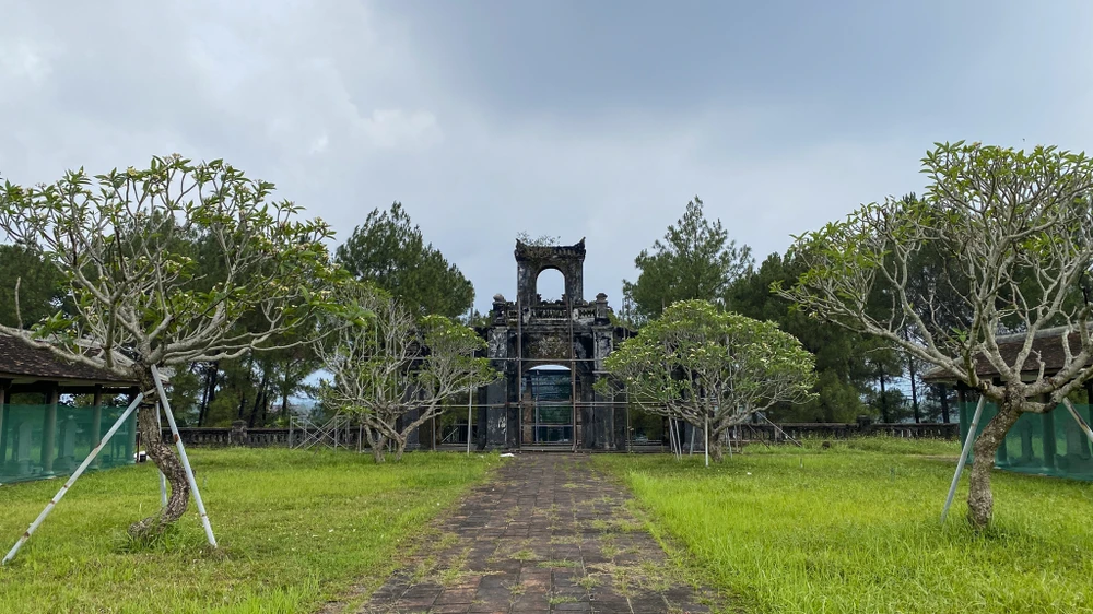 van-mieu-hue-1.jpg