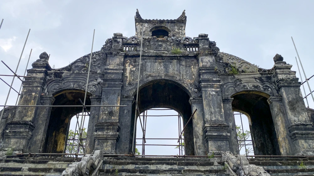 van-mieu-hue-7.jpg