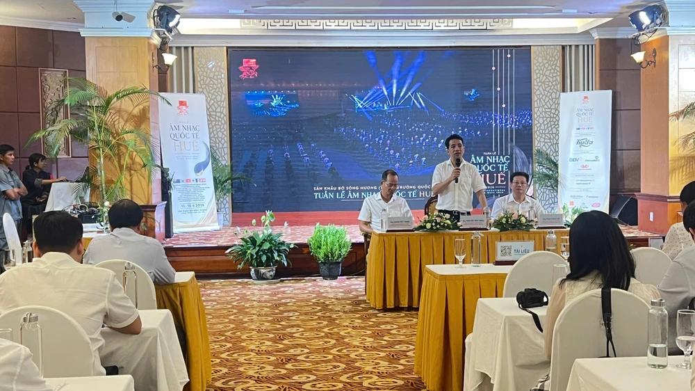 mono-nguyen-dinh-tuan-dung-quoc-thien-cung-dan-sao-quoc-te-sap-hoi-tu-tai-hue.jpg