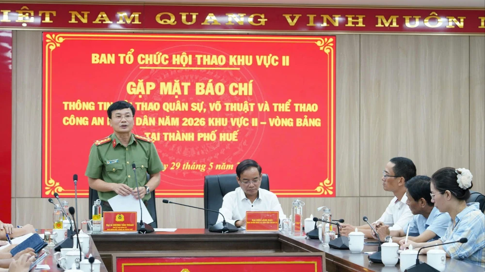 hoi-thao-o-hue.jpg