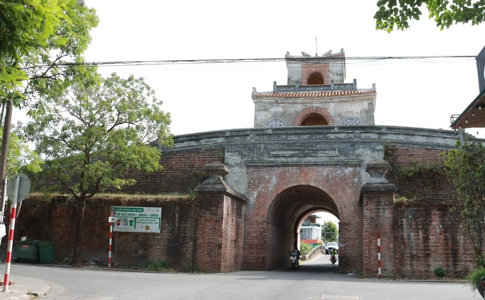 xac-minh-thong-tin-ho-bom-nghi-chon-cat-15-liet-si-o-kinh-thanh-hue.jpeg