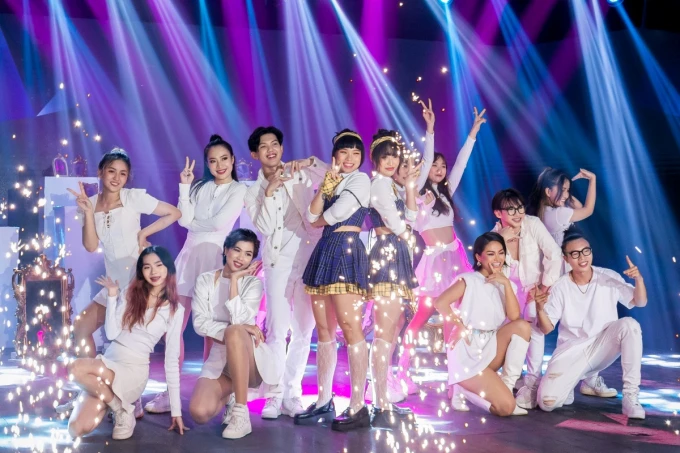 Mang áo dài lên sân khấu, Erik đăng quang Quán quân The Heroes 2021 ảnh 6