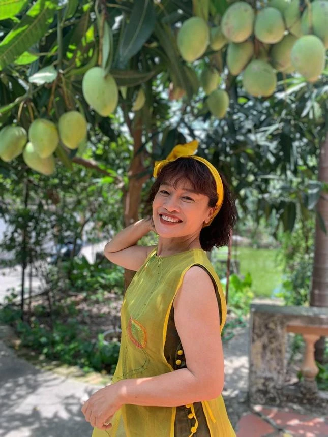 Nghệ sĩ Tú Oanh "choáng' trước những bình luận tiêu cực của khán giả. Ảnh: FBNV.