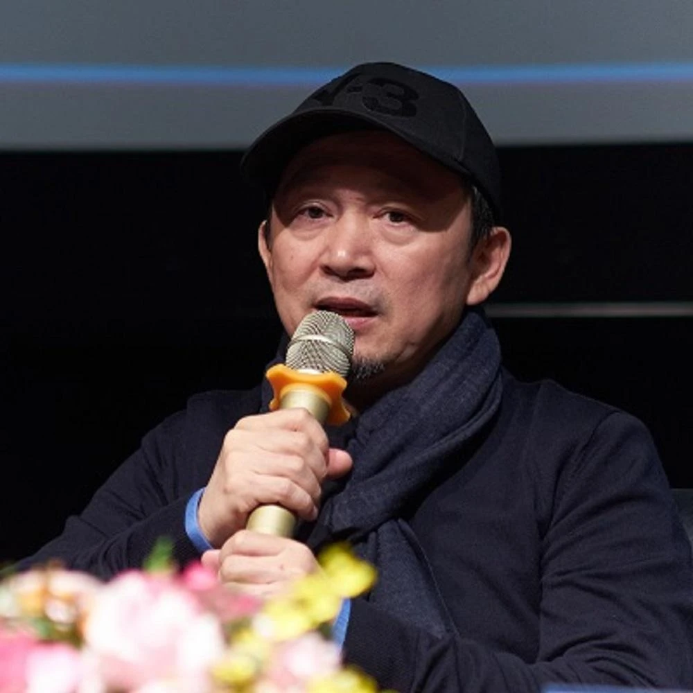 Nhạc sĩ Quốc Trung trong vai trò nhà sản xuất cho đêm nhạc Trịnh Công Sơn tại Hội An. Ảnh: FBNV.