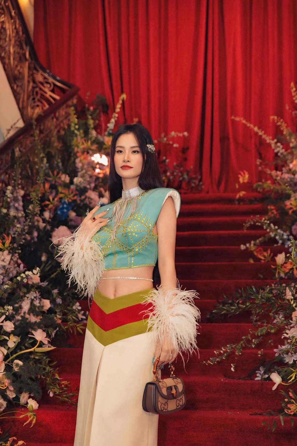 Đông Nhi bị chỉ trích bởi những chia sẻ "phủi tay" tâm huyết của fan lâu năm. Ảnh: FBNV.