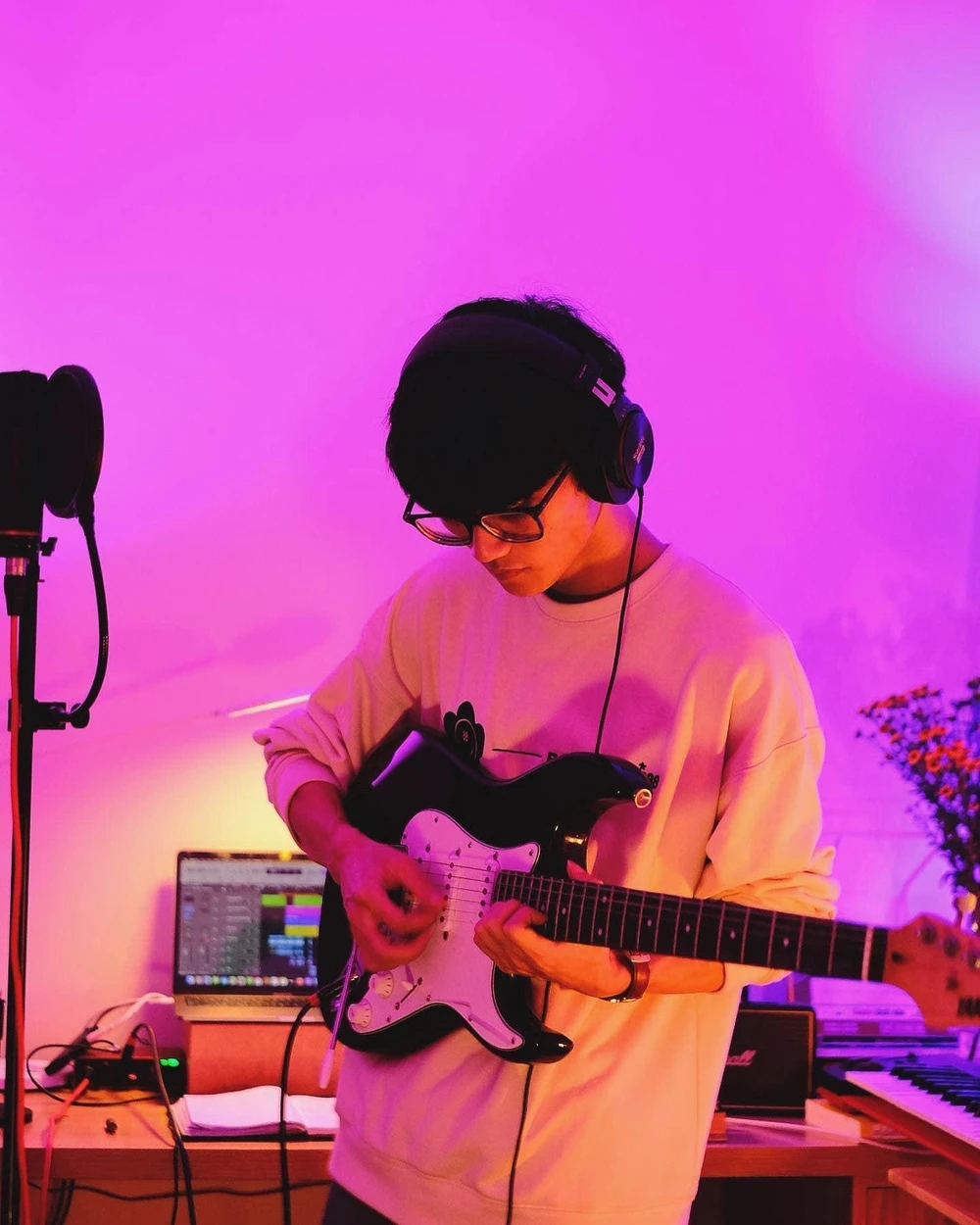 Avin Lu cho biết âm nhạc là điều anh luôn cần và hết mình theo đuổi nó. Ảnh: FBNV