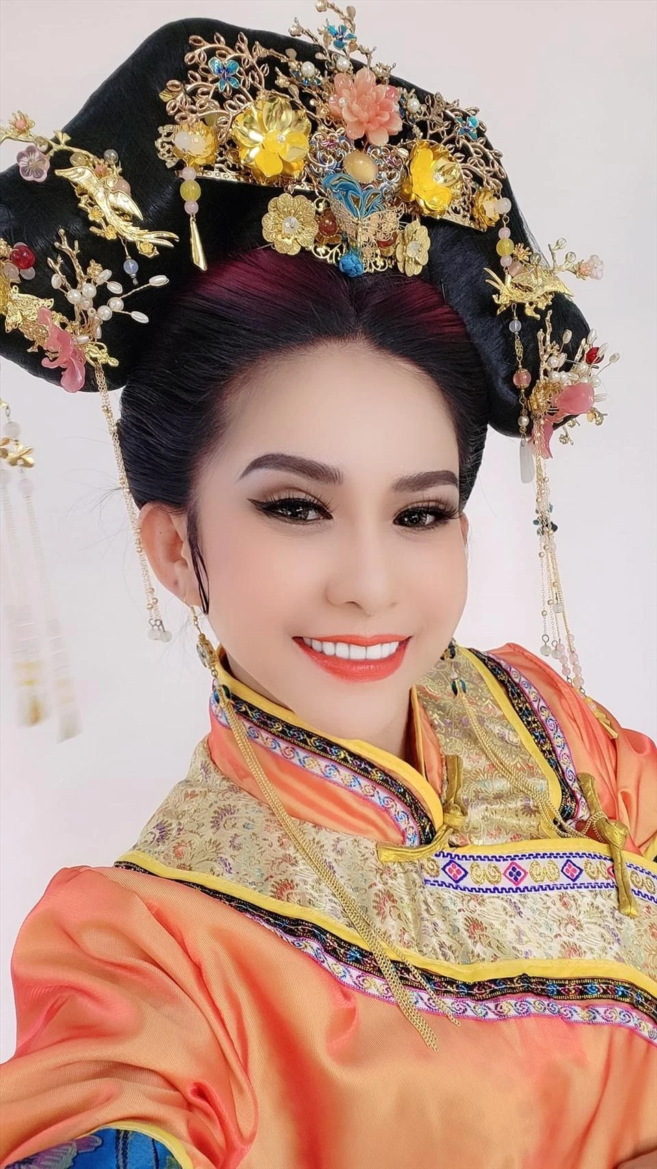 Nghệ sĩ Bình Tinh cảm thấy áp lực khi nhiều nghệ sĩ tên tuổi tham gia vở diễn. Ảnh: NSCC.