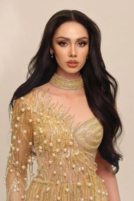 Tân Hoa hậu Campuchia là người lai Pháp, năm nay 23 tuổi, sở hữu nhan sắc cực kỳ hiện đại và cuốn hút.