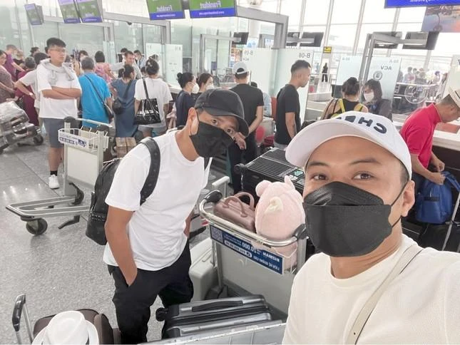 Hồng Đăng và Hồ Hoài Anh sang nước ngoài từ một lời mời tham dự chương trình golf. Ảnh TL