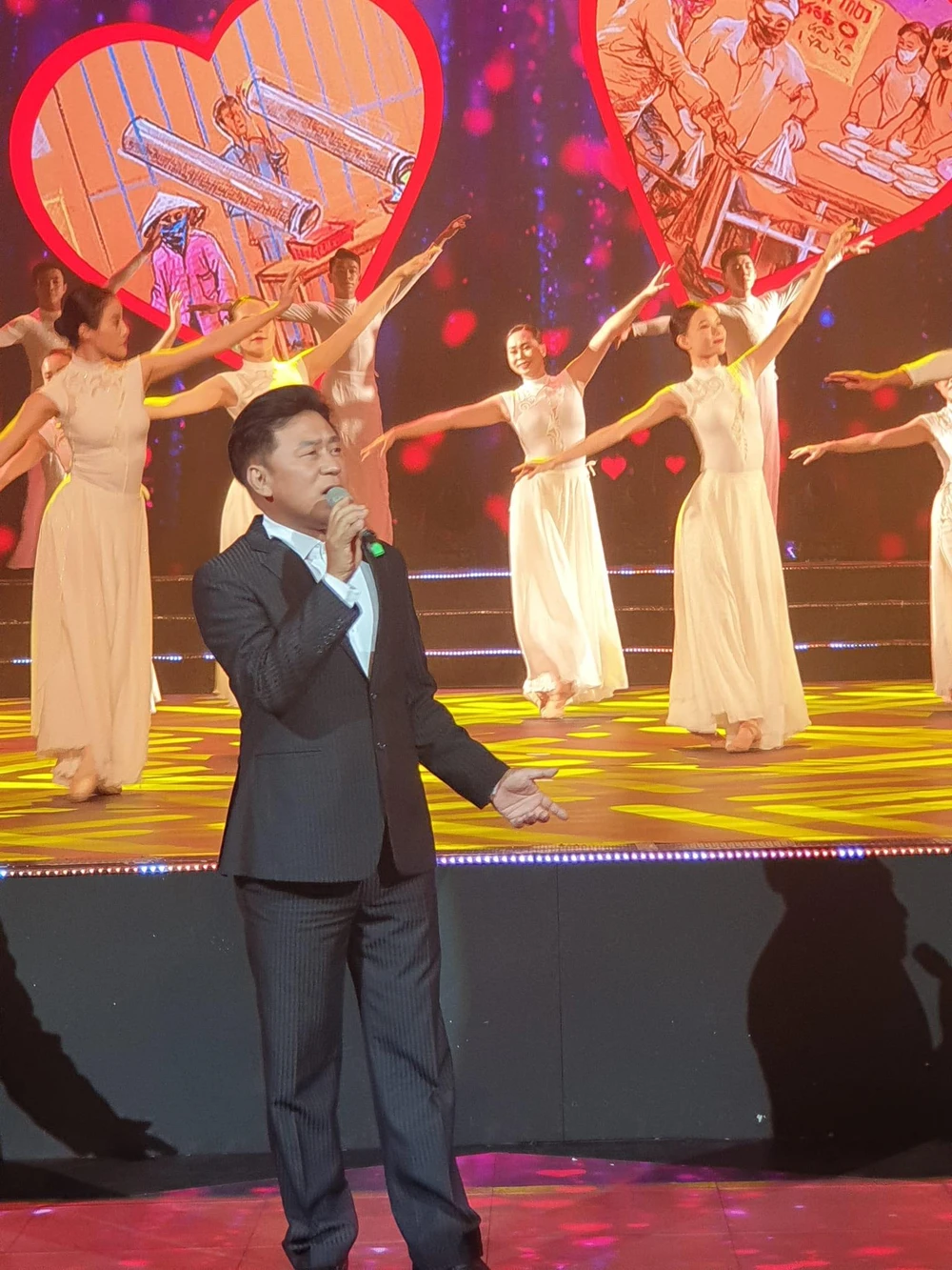 NSND Tạ Minh Tâm, Phương Thanh nghẹn ngào nhớ lại thời điểm lao vào tâm dịch ảnh 5