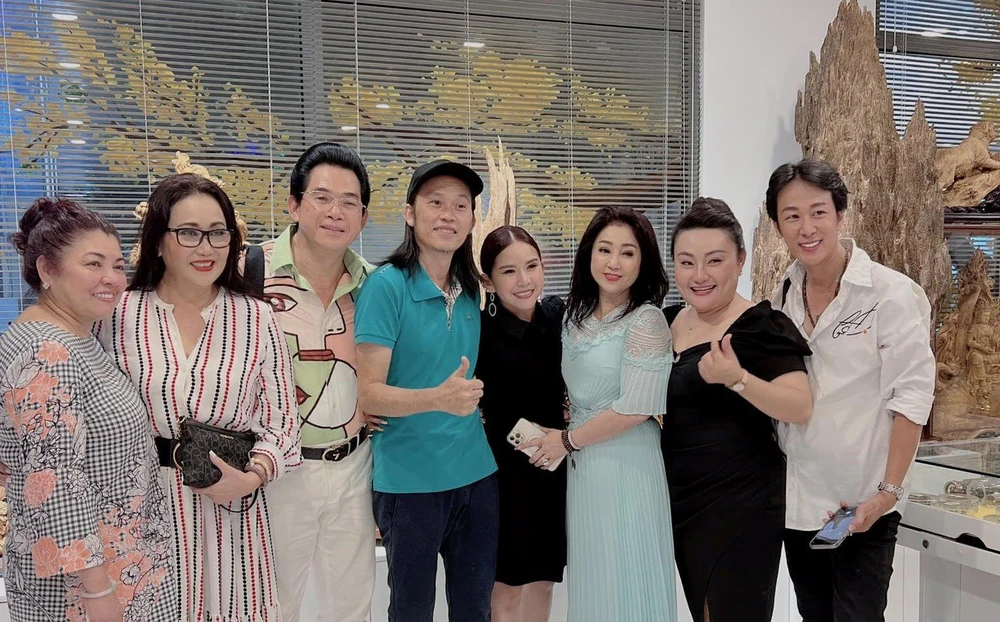 Bình Tinh đưa đoàn Huỳnh Long cùng dàn sao Việt lưu diễn miễn phí tại miền Trung. Ảnh: NVCC.