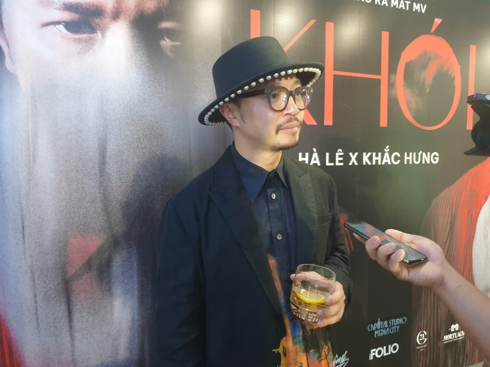 Hà Lê tại buổi họp báo ra mắt MV Khói. Ảnh: VĂN HÀ.