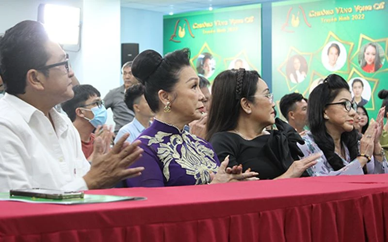 Từ phải sang: NSƯT Trọng Phúc, NSND Bạch Tuyết, Nghệ sĩ Thanh Hằng và NSƯT Phượng Loan. Ảnh: H.K.