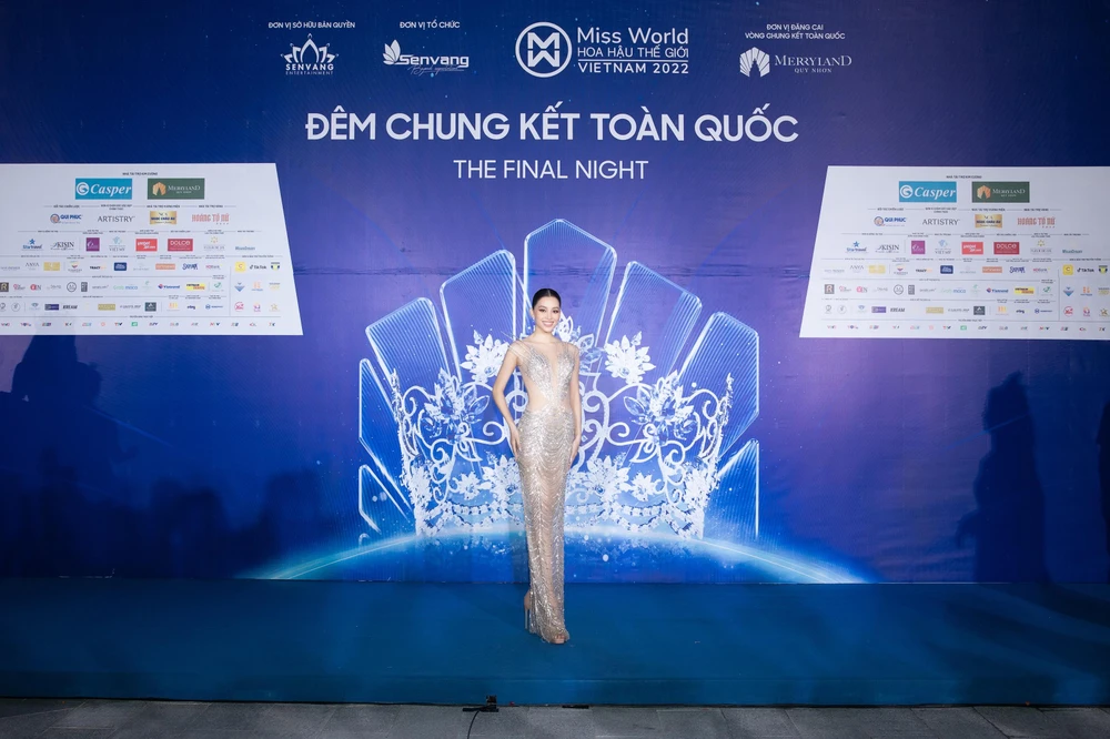 Hoa hậu Tiểu Vy lựa chọn những bộ đầm tôn dáng. Người đẹp xứ Quảng góp mặt trong hội đồng giám khảo Miss World Vietnam 2022.