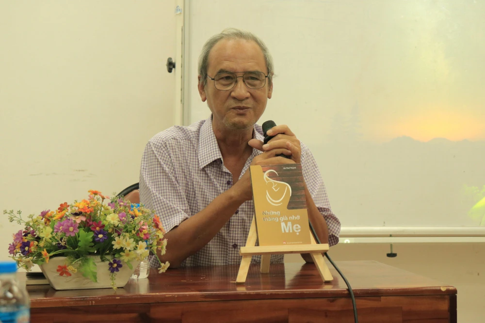 Chuyên gia an toàn thực phẩm Vũ Thế Thành giải đáp thắc mắc liên quan đến thực phẩm.Ảnh: VÕ THƠ