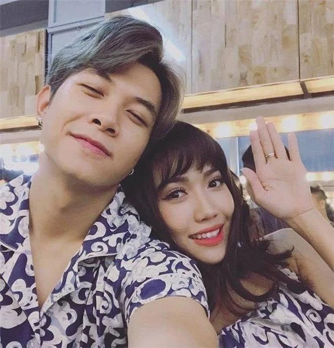 Năm 2019, cả hai đã vướng nghi án chia tay vì không tương tác cùng nhau.